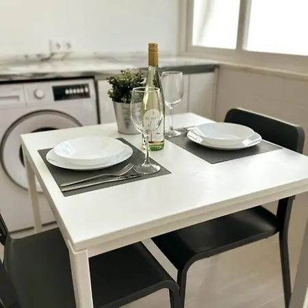 Modern Retreat With Patio Near The Airport - Oha I Apartmán Lisboa